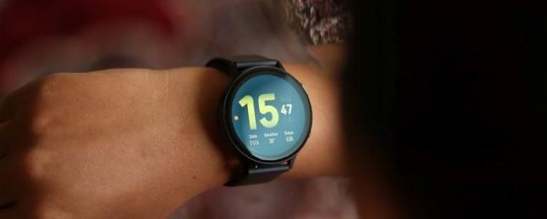 Galaxy Watch Active 2 has the new watch face of One UI Watch 5