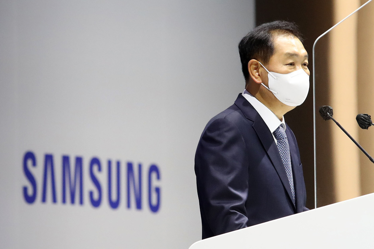 Samsung Electronics Vice Chairman and CEO Han Jong Hee in a meeting on March 16. (Photo: Yonhap)